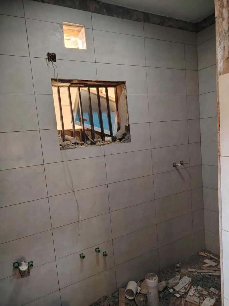 مبلط سيراميك
