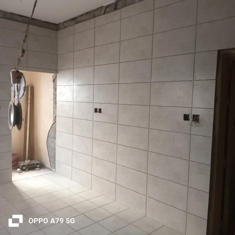 معلم تركيب بلاط وسيراميك بالدمام — الشناوي للبلاط والأرضيات والبوية والرنج والديكور